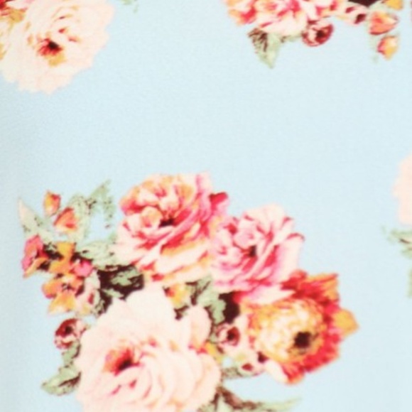 PLUS SIZE FLORAL RUFFLED SLEEVE TOP - Picture 4 of 4